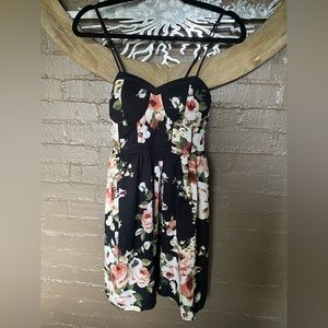 🌸 NWOT Bustier Top Mini Dress-No bra Needed 🙌🏼